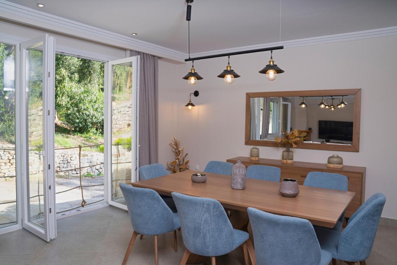 Villa Nikolakis Kerasia, On The